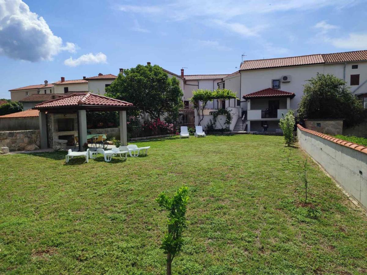 Vila Kuca Dumar Malinska Exteriér fotografie